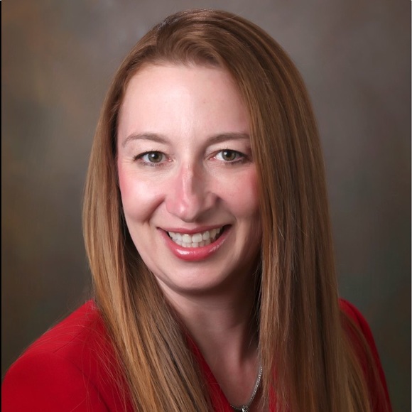 Meet your Posher, Lisa - Picture 1 of 1